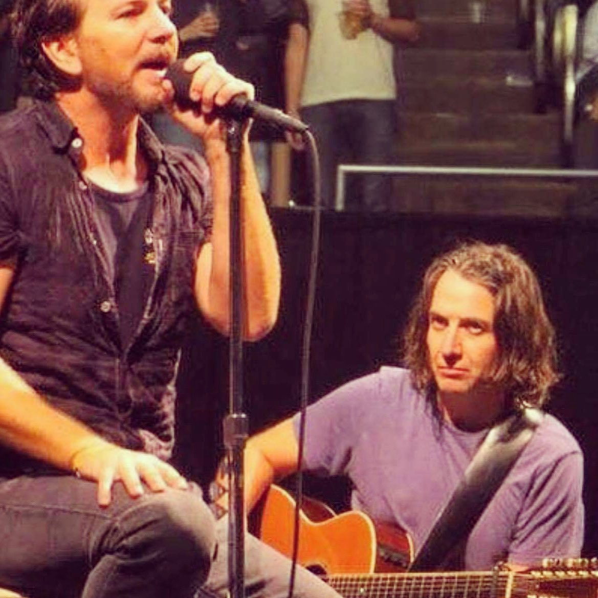 JeffAmentsArmy's tweet photo. Find someone who looks at you the way Stone looks at Eddie.
#happyvalentinesday 
xoxo
@SGossard @eddievedder https://t.co/gk2D5NnW0u
