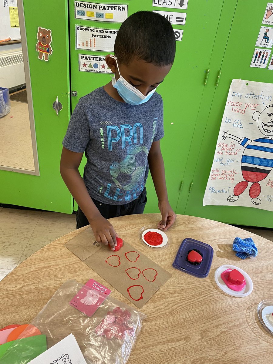 Ms_Palsetia's tweet photo. Decorating card bags, sending virtual Valentines to our hybrid classmates and a dance party? Yes please. The #JrMID students @CDF_TDSB wish you a happy ❤️day! @tdsb https://t.co/n1v5fZMCHR