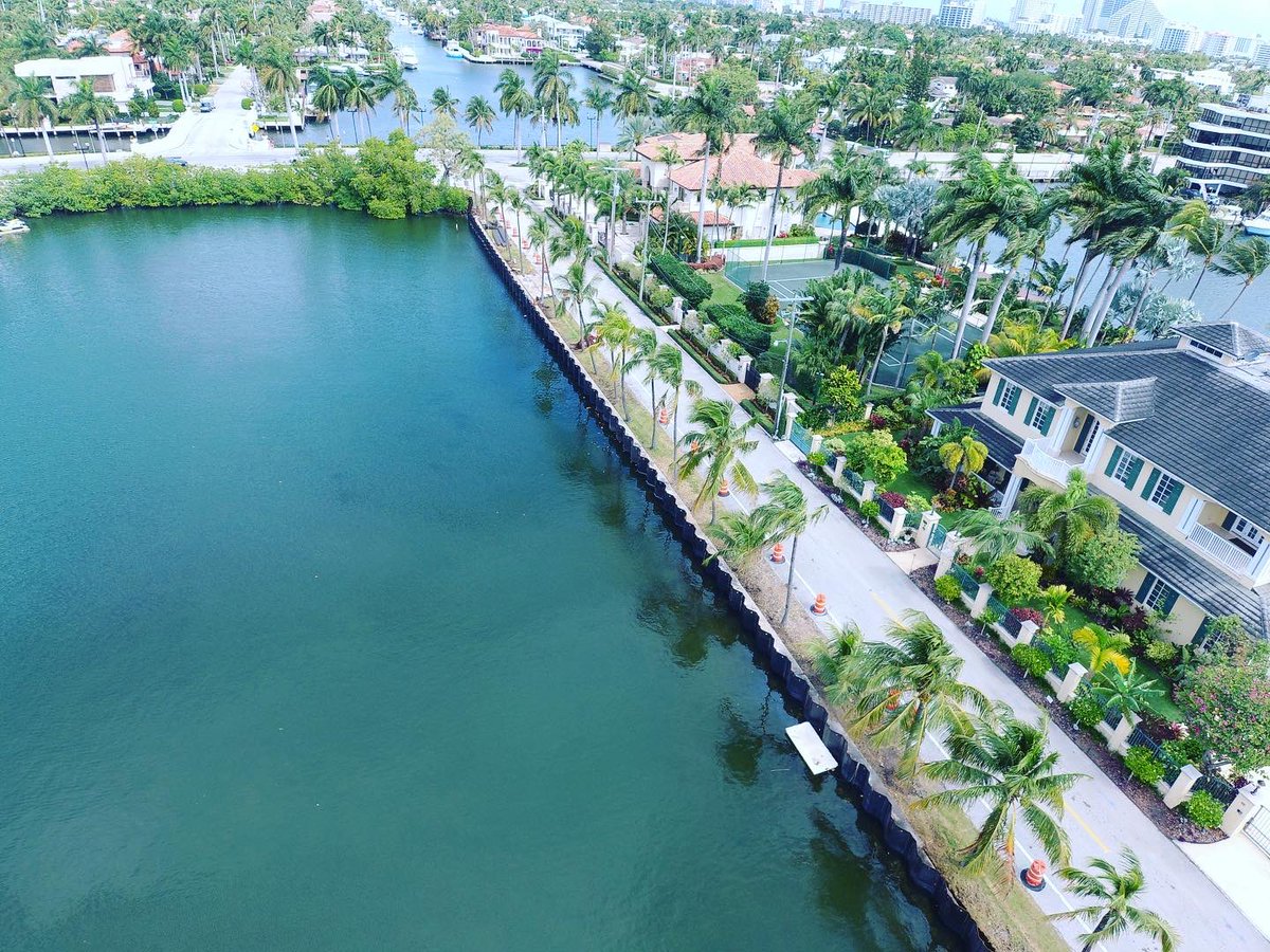 Poseidon_PDM's tweet photo. When the City of Ft. Lauderdale asks you to install a new seawall, you say YES.

What a rewarding project for our hardworking team. 💪🚧

We completed this project in 2020 in response to rising sea levels. ✨

#southflorida #coastline #sealevelrise #miamibusiness #builtforit https://t.co/Z15IIj3AO6