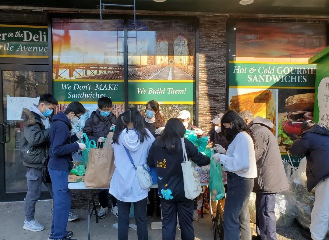 cpc_nyc's tweet photo. CPC staff and youth leaders helped with interpretation at the Fort Greene Community Fridge. Thank you to @JabariBrisport and David Bally for the partnership! #AdvancingourCommUNITY https://t.co/AGsEFb5dry