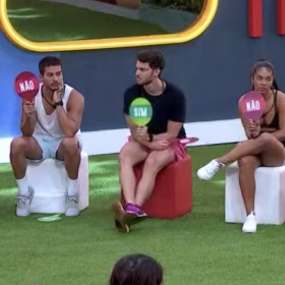 crisayonara's tweet photo. o lucas concordando que eslovenia não tem palavra 🅰️🅰️🅰️ #bbb22 https://t.co/O63GpkA0RT