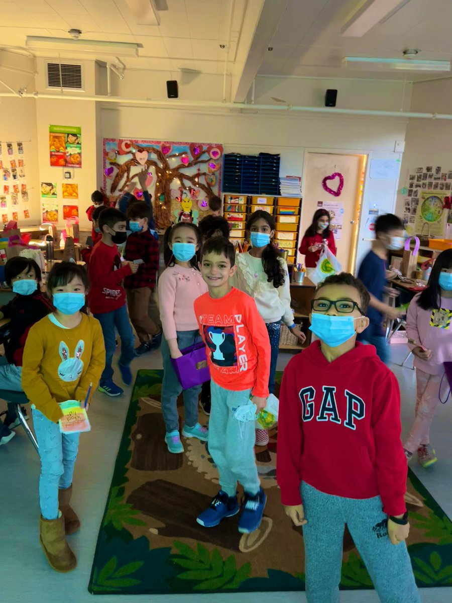 MsSpicerteaches's tweet photo. We had a wonderful Valentine’s Day playing kindness themed games, making scrapbooks out of our cards, and having our class party 💖. Valentine’s Day is such a great time to learn about puns and word play. https://t.co/5eHToaJXoS