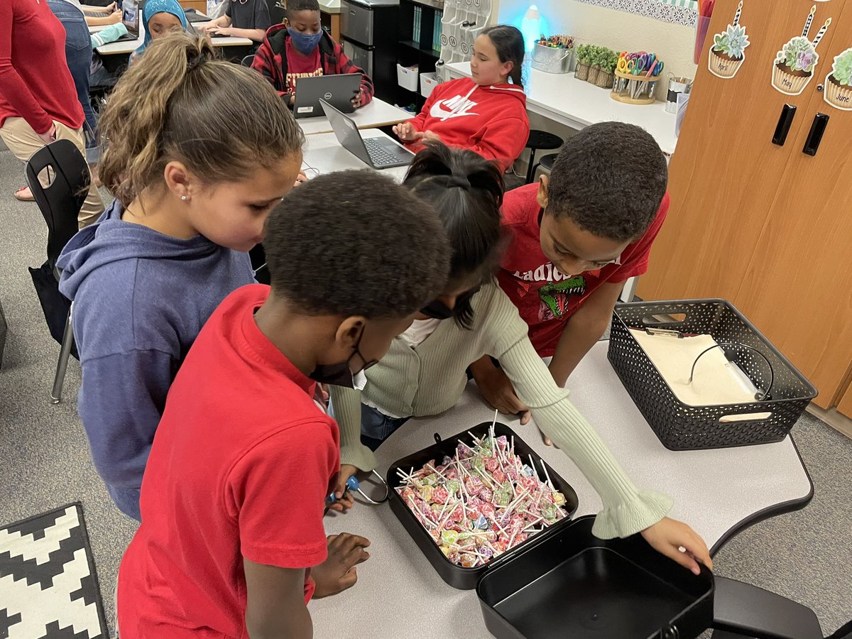 The <a href="/NESBlazers/">Northbrook Blazers</a> worked together to think creatively and solve puzzles in order to breakout just in time! @4thFarmhouse <a href="/breakoutEDU/">Breakout EDU</a>