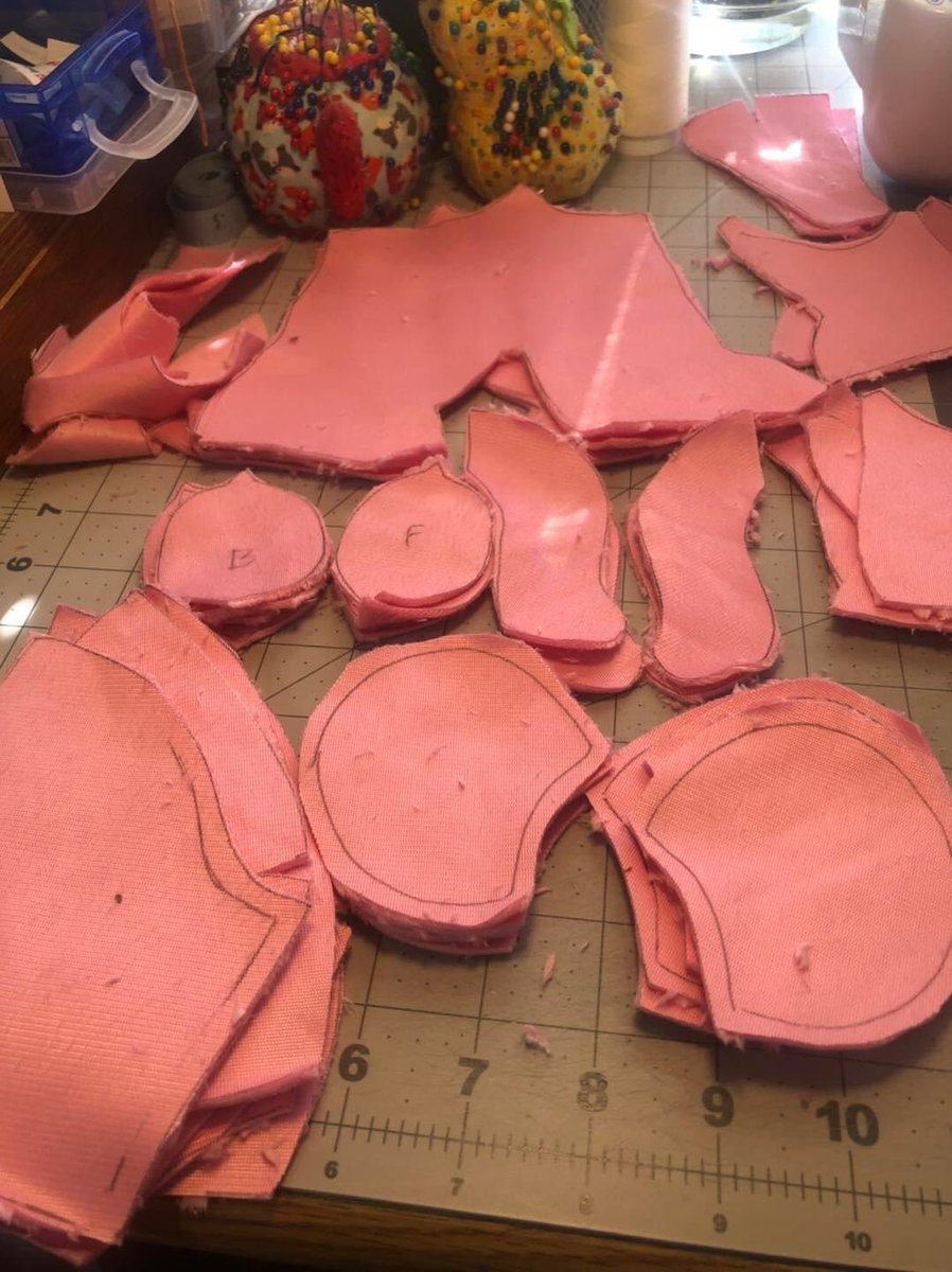 emberfallplush's tweet image. Nothin like making floofy lions on love day ❤️ hope y’all had a good Valentine’s Day!

#plushy #plushys #plushtoys #plushiesoftwitter #lion #stevenuniverse #etsy #etsyshop #stevenuniverselion #lionplush #pinklion #plushie #plush #plushies #plushtoy #wip #emberfallplush