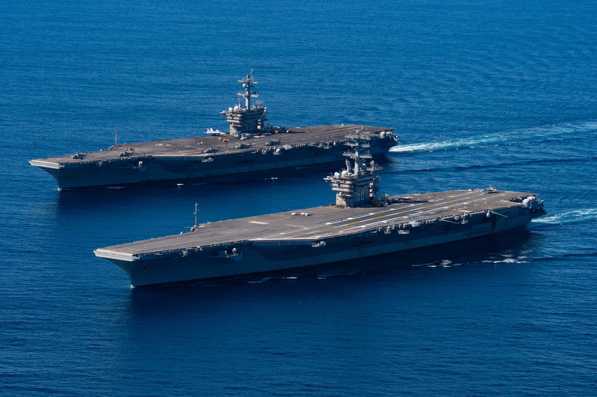 How's that for some #MondayMotivation? 💪 ⚓️

#USSCarlVinson (CVN 70) and #USSNimitz (CVN 68) transit the Pacific Ocean, Feb. 13, 2022. 

Vinson is returning from a scheduled deployment while Nimitz is completing routine training. 

#NavyCarrierCentennial #NavyReadiness