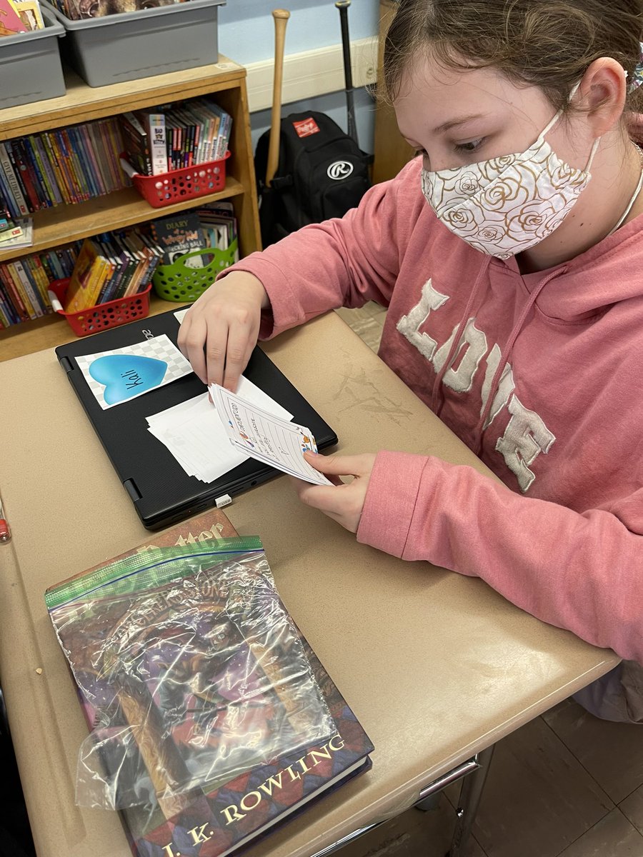 ejrussell2's tweet photo. Kindness week compliment cards in 5th grade! #EJRShiningStars https://t.co/KBBvBseLby