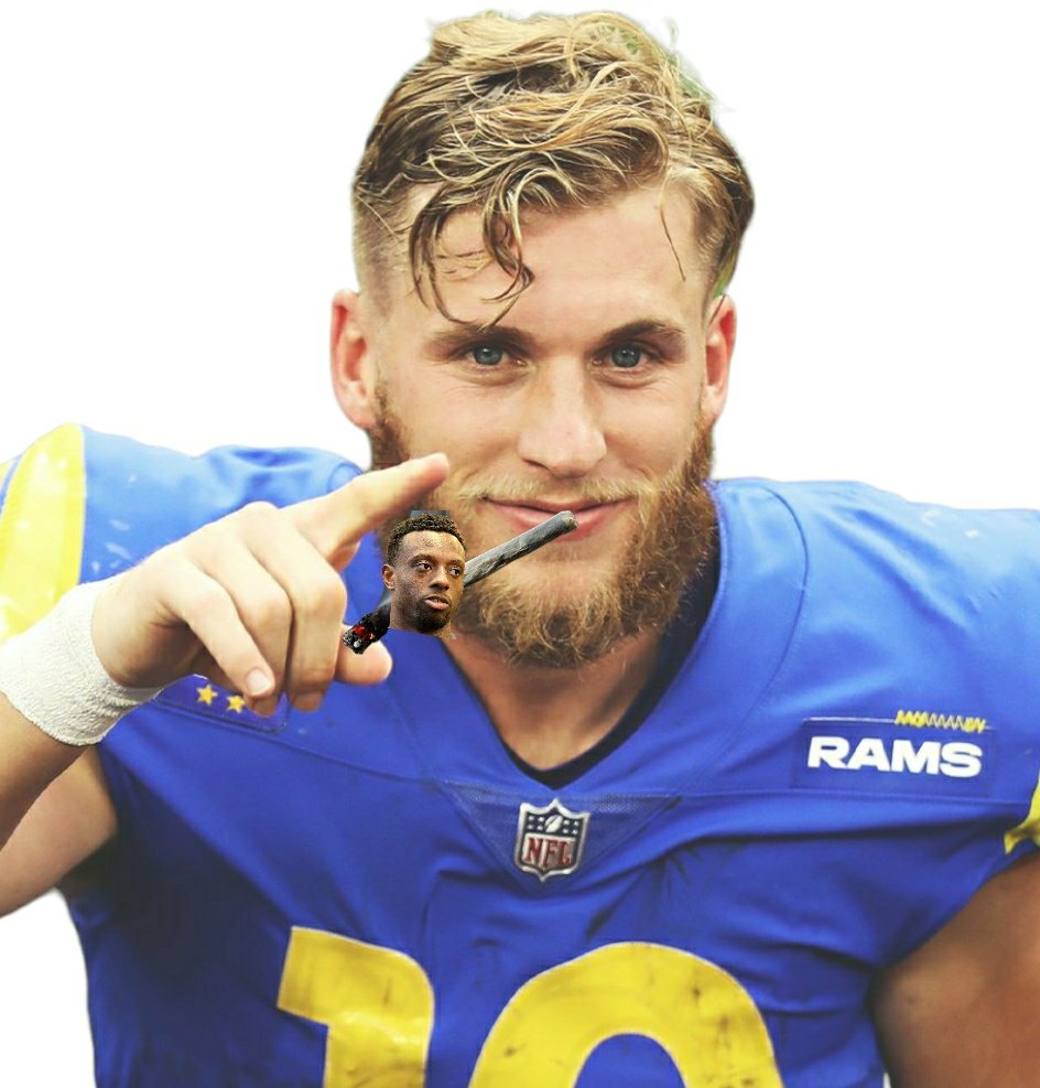 Scoops_DV's tweet photo. Kupp smoking that Apple pack. #RamsHouse #SuperBowl #LARams #ApplePack #EliApple https://t.co/59vAl9V3UO
