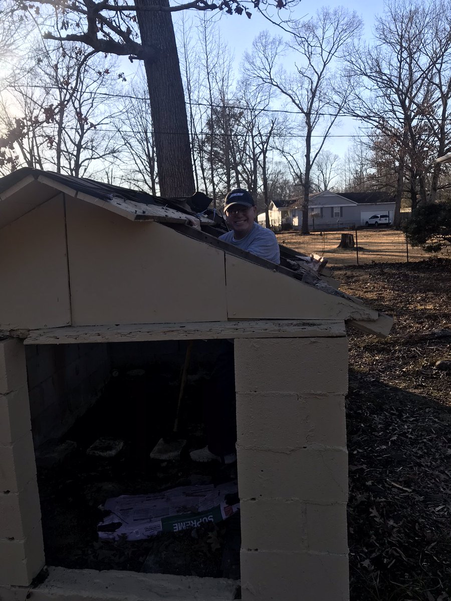 ShellyMatthew16's tweet photo. Got to demo my first structure today. I think I understand @chipgaines a little better now. That was fun! https://t.co/6Kfhn0BPHp