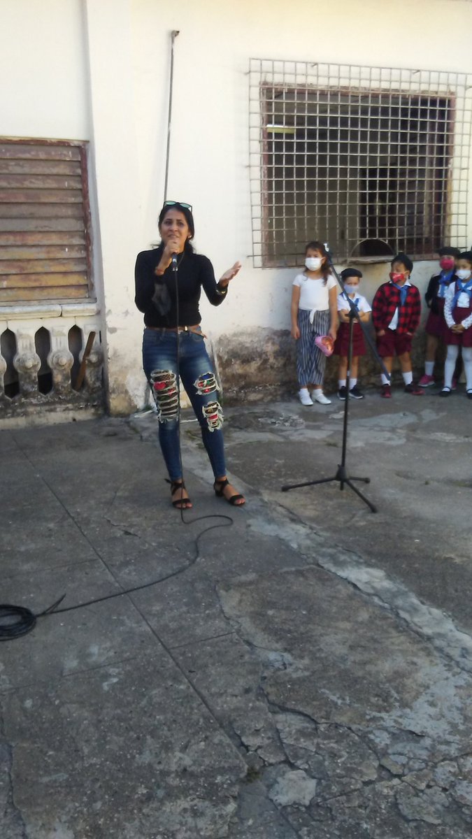 #Cuba #14DeFebrero Matutino especial en la #DMECienfuegos celebrando el #DiaDelAmorYlaAmistad con la participación de pioneros y instructores de arte #Bjm #SoyInstructorDeArte #CubaMined <a href="/bjm_arte/">Brigada de Instructores de Arte José Martí</a> <a href="/CubaMined/">MINED</a> <a href="/elsa_ena/">Ena Elsa Velázquez Cobiella</a> <a href="/DarvelisCarrac3/">Darvelis Carracedo</a> <a href="/dailiana_d/">Dailiana Delisle Bell</a> <a href="/SaerySerrano/">Saery Serrano</a>