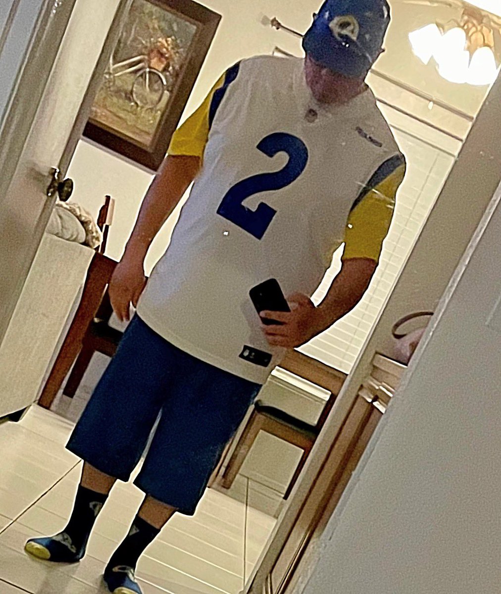 pvidal11racer's tweet photo. Victory Monday all day repping @RamsNFL π π #SuperBowl #RamsHouse #BobbyTrees #2 #FackWork https://t.co/L2msO4yhTU