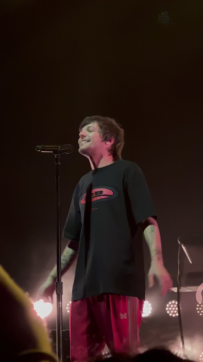 Por esse sorriso eu até deixo de ver o jogo da discórdia do #BBB22 viu… #LTWTPittsburgh 

via defencelessrry