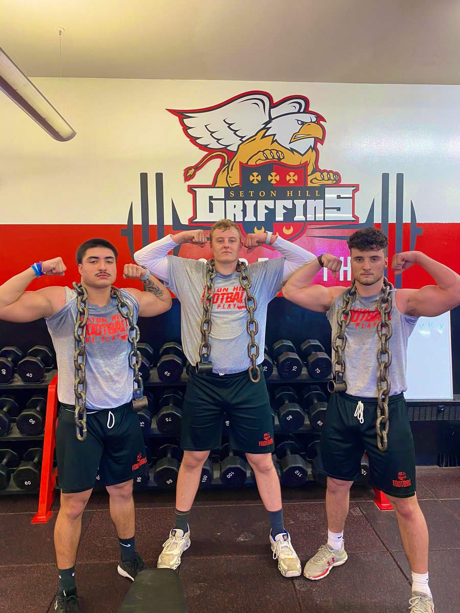 SHU_FBALL's tweet photo. Weights were on the Valentine’s Day menu. #TheStandard #swolGRIFFS #weightroomWARRIORS https://t.co/6kF8yRJOs3