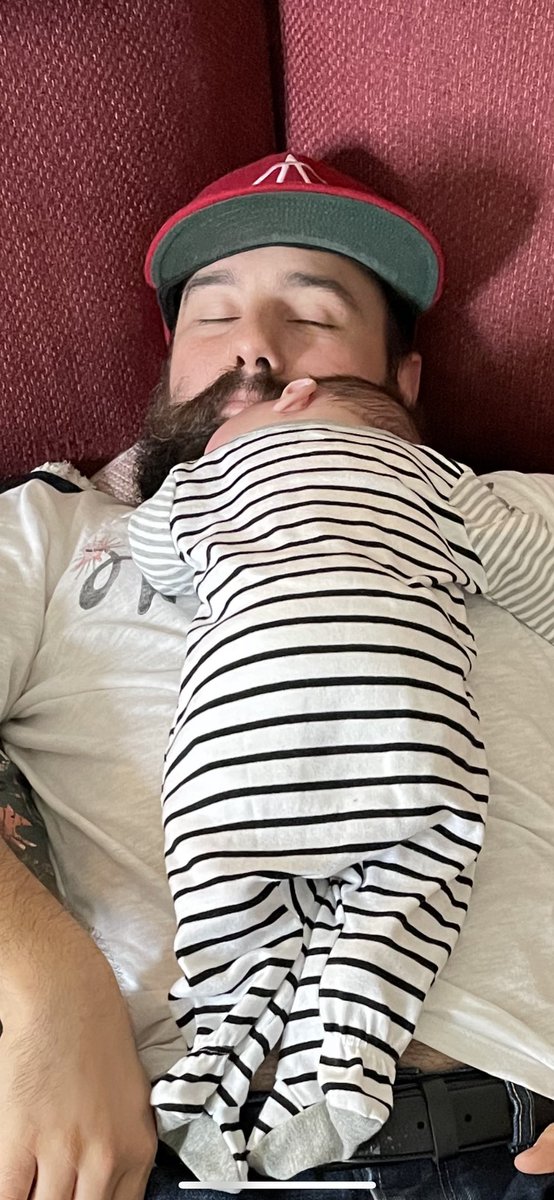 HopeRosemry's tweet photo. @Wooskavid with 3 day old Arlo, vs 7 month old Alro https://t.co/XK0TFuchPV