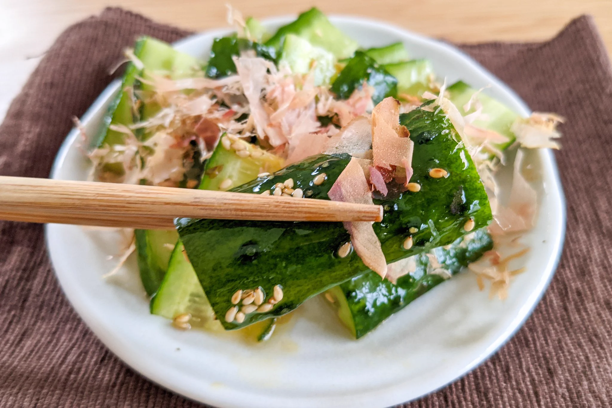 ぽん酢の酸味がきゅうりとよく合いそう！切って混ぜて漬ければ完成の「きゅうり」レシピ！