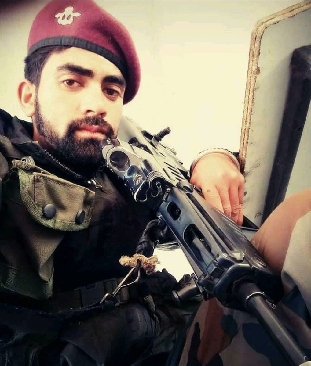 37VManhas's tweet photo. Homage to

PARATROOPER BAL KRISHAN
4 PARA SF

on his birth anniversary today.
Para Trooper Bal Krishan has immortalized on 5th April in 2020 in J&amp;K.

#OpRangdouriBehak 
#KnowYourHeroes https://t.co/PCMPhQSzH9