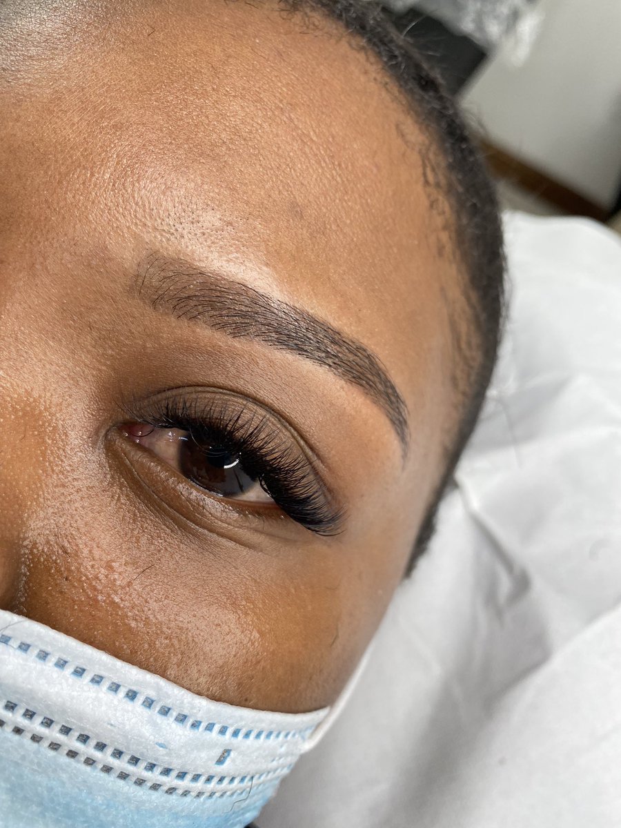 beautycollza_'s tweet photo. Brow thread with hyrbid tint &amp; light hybrid lash set on our girl Sinazo 😍 Who needs make up when your brows &amp; lashes look like this #beautynetworkspa #browthread #browtint #lashextensions https://t.co/HokhNgWKdO