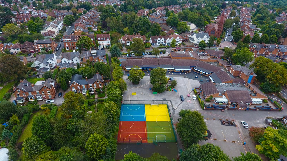 You can't miss this MUGA pitch! Installed for a West Midlands Primary School, the bright colours must be a winner with the children ❤️💙💛💚 #MUGA #school #primaryschool #sports #outdoorplay