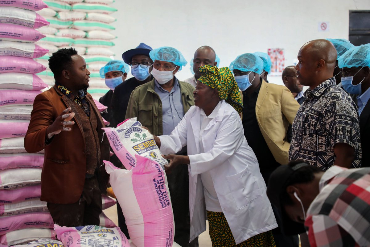 Former President of the United Republic of #Tanzania H.E. <a href="/jmkikwete/">Jakaya Kikwete</a> is on a week-long field tour of agriculture projects that are supported by #AGRA &amp; partners in the country.