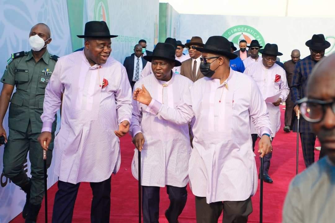 PDPGovOfficial's tweet photo. COMMUNIQUE ISSUED BY THE PDP GOVERNORS’ FORUM AT THE END OF THEIR MEETING IN YENAGOA   BAYELSA STATE
@IAOkowa @seyimakinde @GovAUF @SenBalaMohammed @GovernorObaseki @govdouyediri @MrUdomEmmanuel @GovSamuelOrtom @GovWike 
https://t.co/TwQSl1CAHG https://t.co/ZJretn5yXa