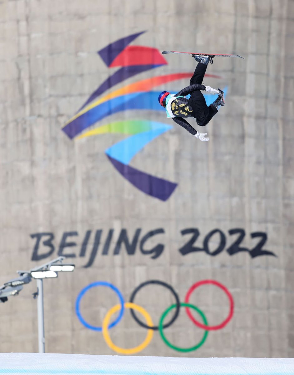 Makeronly2's tweet image. In the Beijing Winter Olympics snowboard men's big platform final, 17-year-old Chinese athlete Su Yiming won the gold medal, taking the sixth gold for China and writing the best result for China in the history of the Winter Olympics.