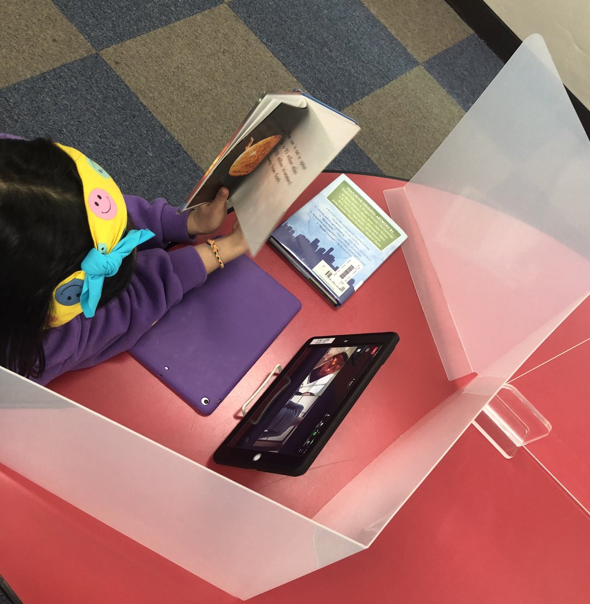 It doesn’t matter if you are online due to quarantine friends make sure you get a library book  @SeoulSchool and then read it to you making sure you can see the pictures.