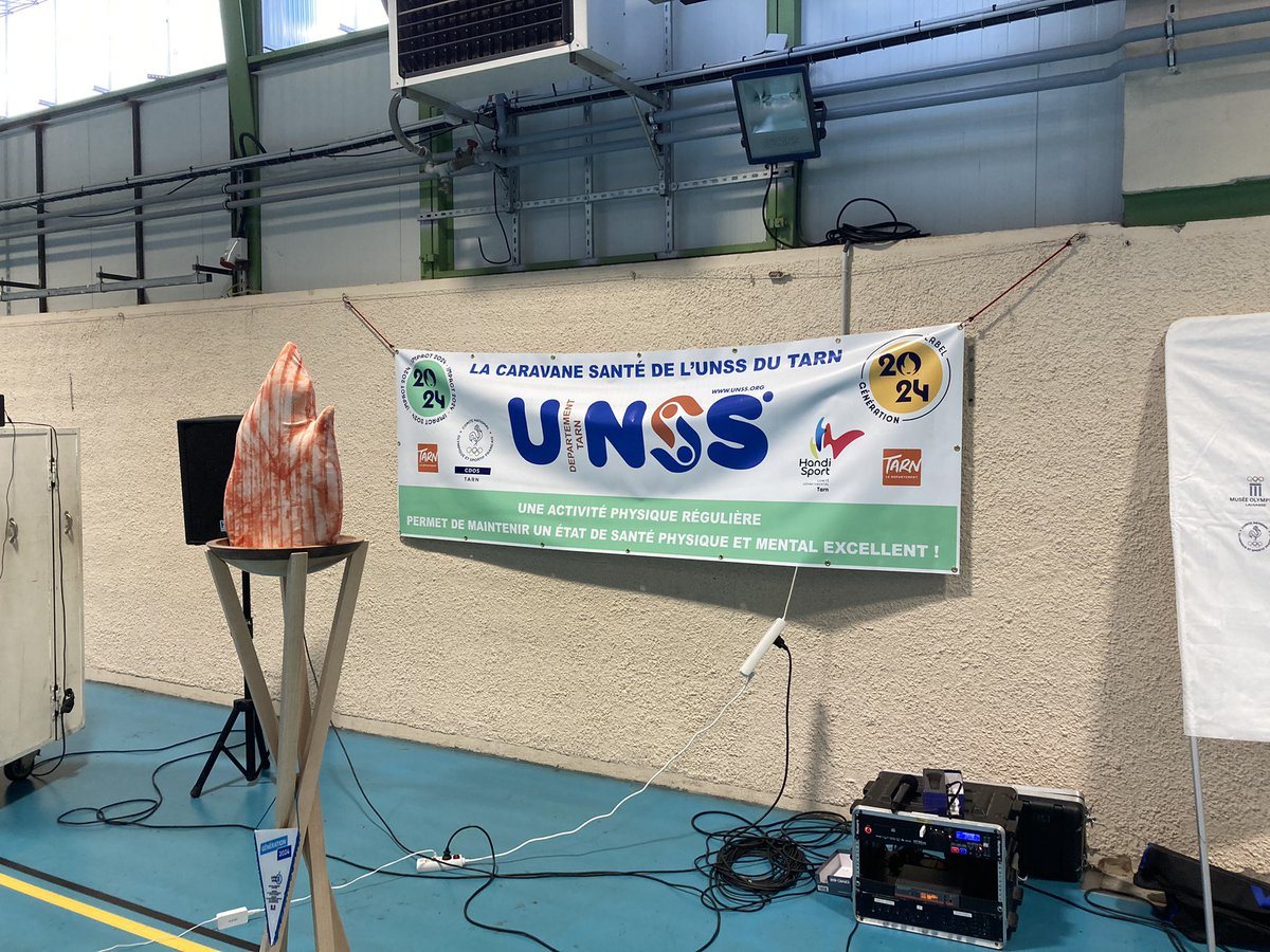 UnssTarn tweet media