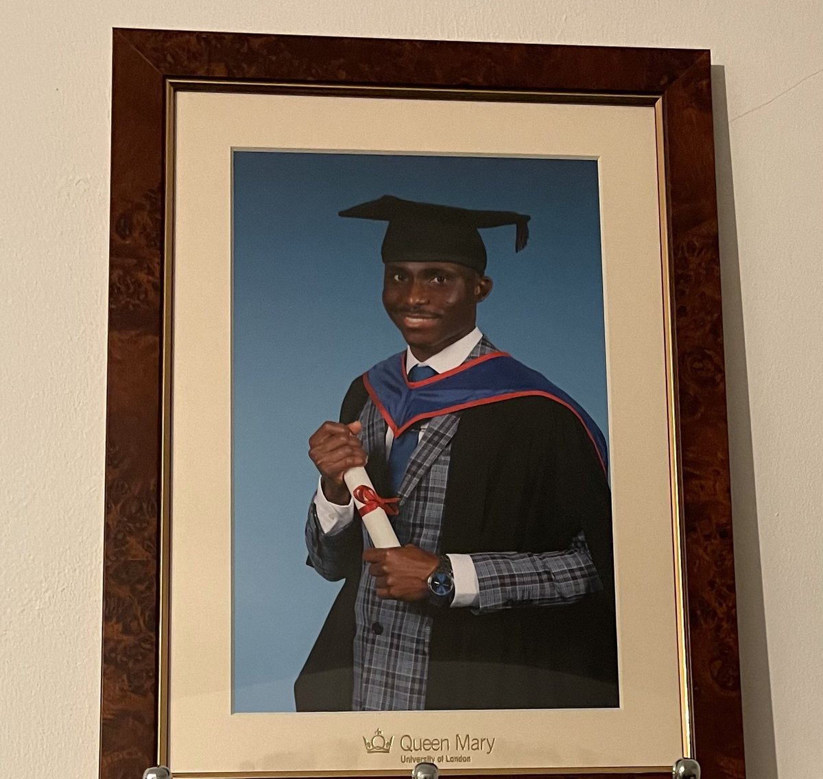 Wall of fame (frame) 😁! Forever grateful to God! Thank you @commschols ! Thank you @QMULBartsTheLon ! Thank you @QM_GlobalHealth ! Thank you @QMUL ! Proudly an alumnus!