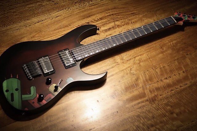 DruzkowskiG's tweet photo. Cactuar Guitar.
Scale: 24,75. Handmade neck and custom graphics.
#guitar #guitarist #guitarplayer #rock #metal #jazz #fusion #classic #fishman #luthier #handmade #cactuar #brown #computergame https://t.co/DSonXs3Diz