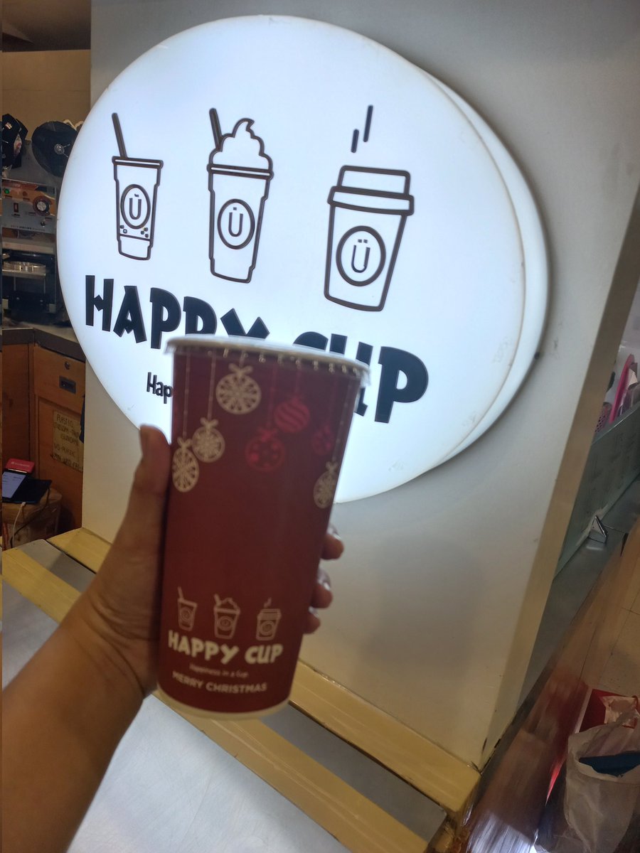 baeyhanne's tweet photo. Really love the Okinawa and Dark Chocolate milktea from Happy Cup! Cant wait to receive my DIY Happy Cup order. ❤❤💚💚 #HappyCup #SMCebu https://t.co/N3m7IHbWQB
