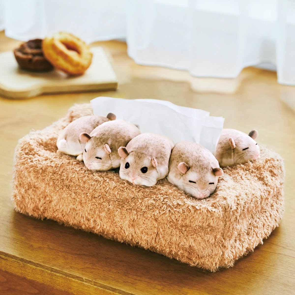 youmore_tw's tweet photo. ぎゅうぎゅう集まってスヤァ... ( ˘ω˘ )と眠る、ハムスターのティッシュカバー🐹🐹
おうちや職場、あなたはどこにお迎えしますか？

▼詳しくはこちら🐹
https://t.co/IY3I511qxf https://t.co/eAfIGBId7w