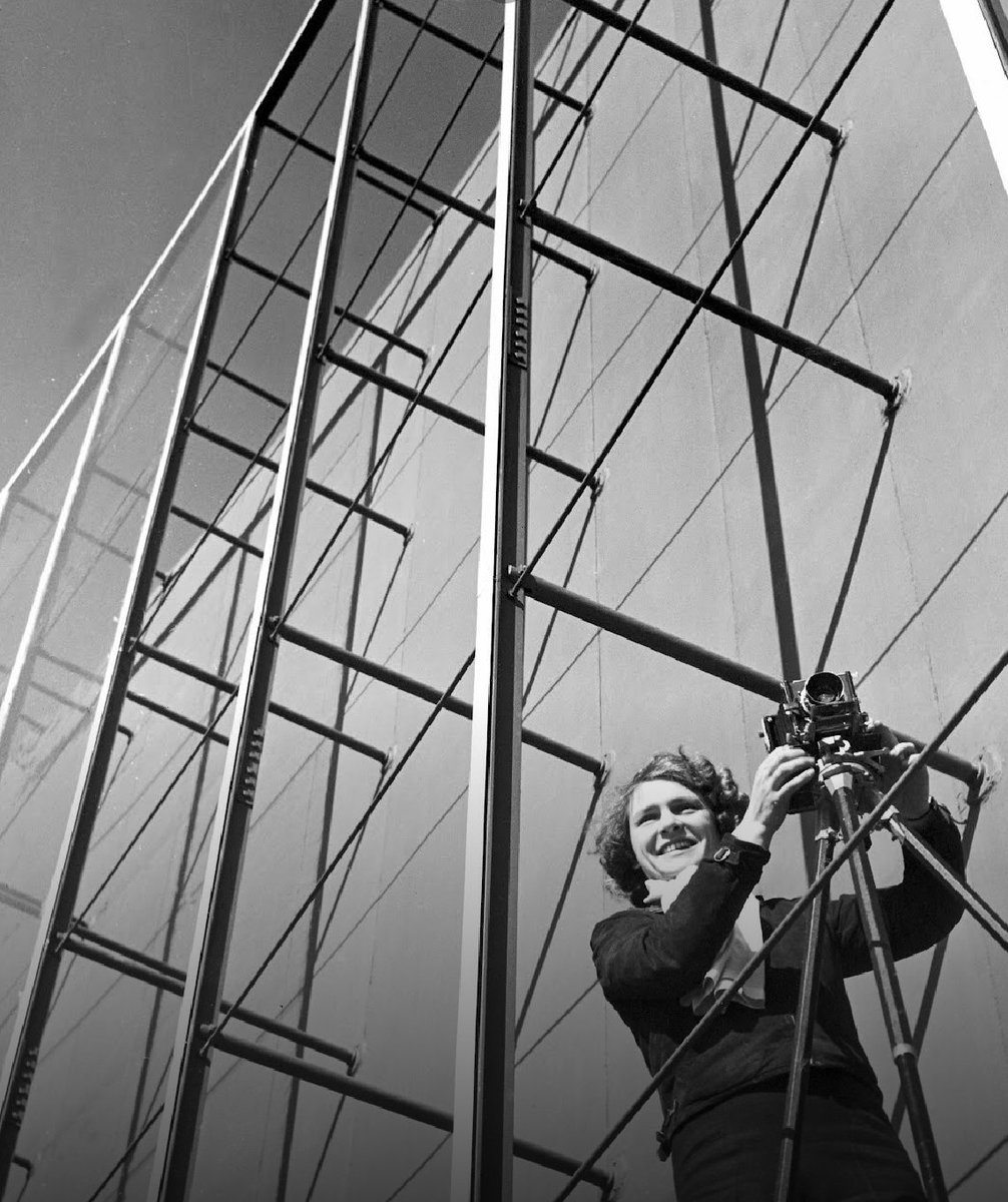 MassCommHist21's tweet photo. A picture is worth a thousand words... and more. 

Photos from Margaret Bourke-White, the first female photojournalist for @TIME magazine, each tell a story and leaves the viewer with much to think about. 

#MediaHistoryMatters @KimMangun

https://t.co/PvKPexwmJA https://t.co/xIUpTHTRSd