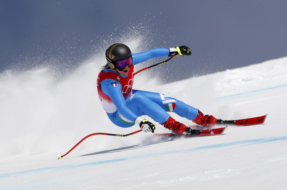 Coninews's tweet photo. ✨ SOFIA E NADIA DA SOGNOOOO ✨

La discesa olimpica di #Beijing2022 si tinge d'azzurro con l'ARGENTO 🥈 di Sofia #Goggia e il BRONZO 🥉 di Nadia #Delago! 💙

#ItaliaTeam #AlpineSkiing @Fisiofficial https://t.co/plSn2BSbzi