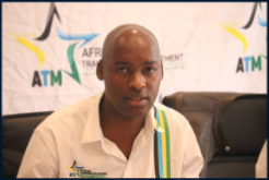 SABC_Ditaba's tweet photo. #KITSOKAKARETSO @Thabiso_Moss 
@motswedingfm 
#sabcnews 
Moeteledipele wa ATM Vuyo Zungula a re President Cyril Ramaphosa o batla go thapa ntlhopeng yo a tshegediwang ke mekgatlho efe e le mebedi e seng ya puso? https://t.co/dwAlMnRxhg