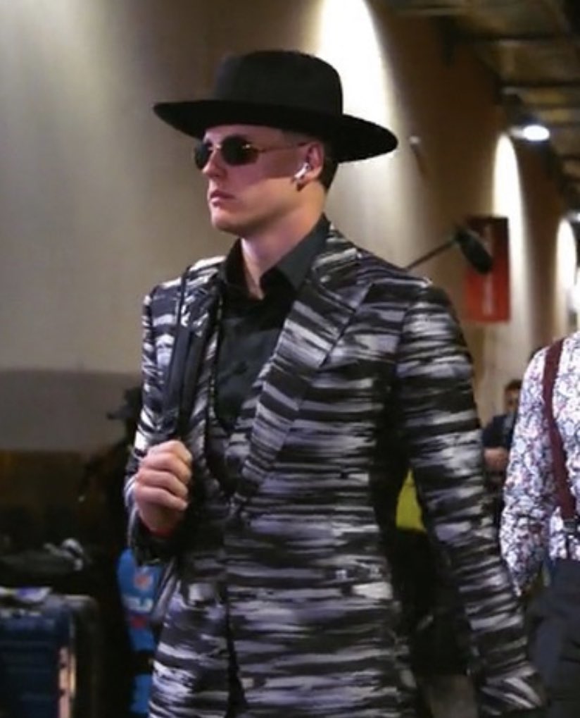 When you bust out the flat brim for the Colter Wall concert