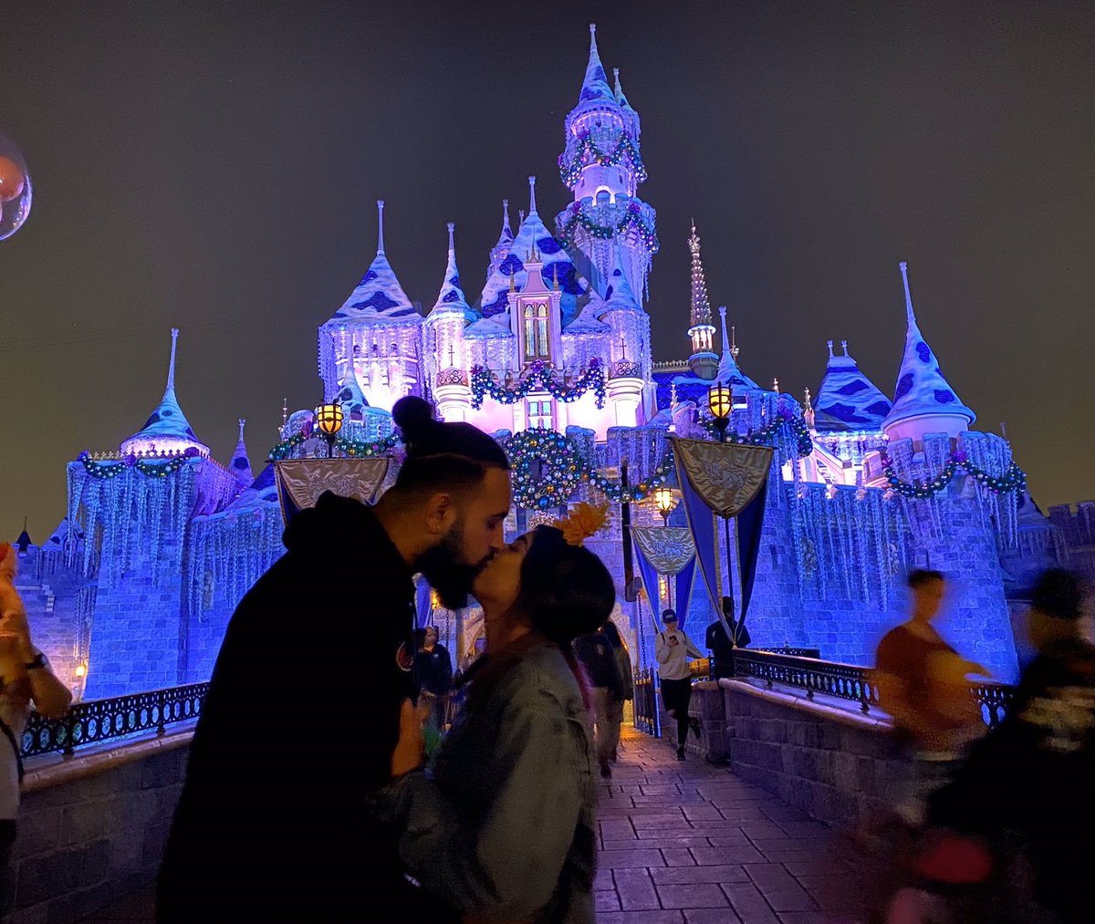 amxnp's tweet photo. 5 years of loving you. my forever valentine. happy anniversary and happy valentines day, meri jaan. i love you more than anything. forever and always ❤️ https://t.co/TtttN4ThJC