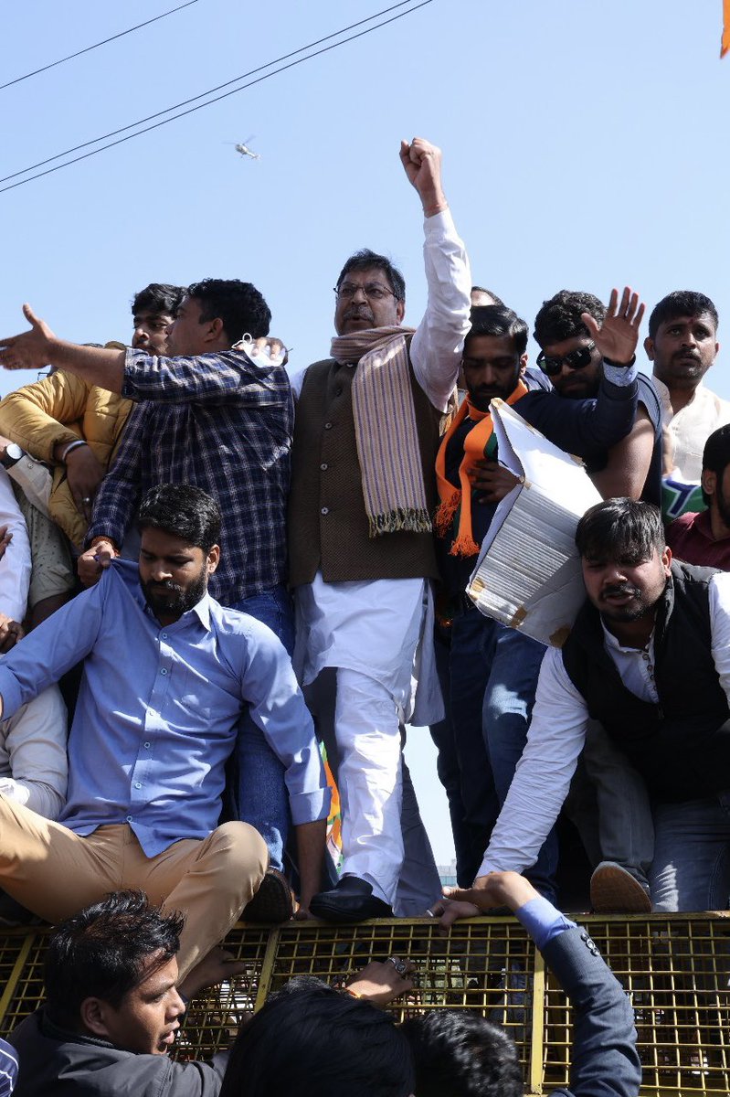 DrSatishPoonia's tweet photo. #REET के लाखों नौजवानों के साथ हुए भीषण अन्याय की जांच #CBI से हो

#BJPDemandsCBI4REET https://t.co/4eFHJx3CMi