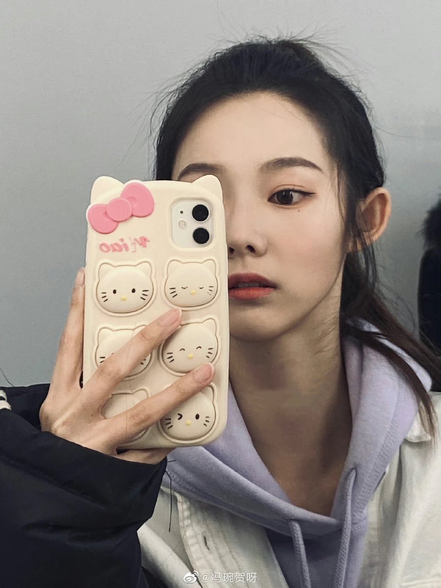 HELLO HAPPY VALENTINES FROM WANHE AND I!!!