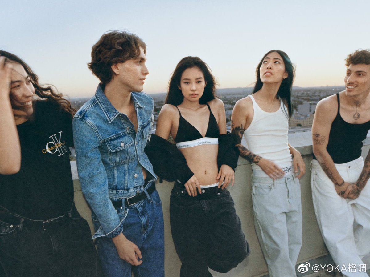 centralpinks's tweet image. 📸 | #Jennie x Calvin Klein.