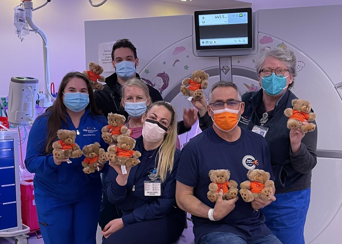 Valentine’s Day ‘22. CT Scans for me and special #Hope Bears for my amazing #healthcareheroes at <a href="/UCSFCancer/">UCSF Helen Diller Family Comprehensive Cancer Ctr</a>. Did you know adults and kids ride the same imaging machines <a href="/UCSFChildrens/">UCSF Benioff SF</a>? My nurses will be sharing the bears with little ones following me
😎🧡💙👍🏻 #cancer #gratitude