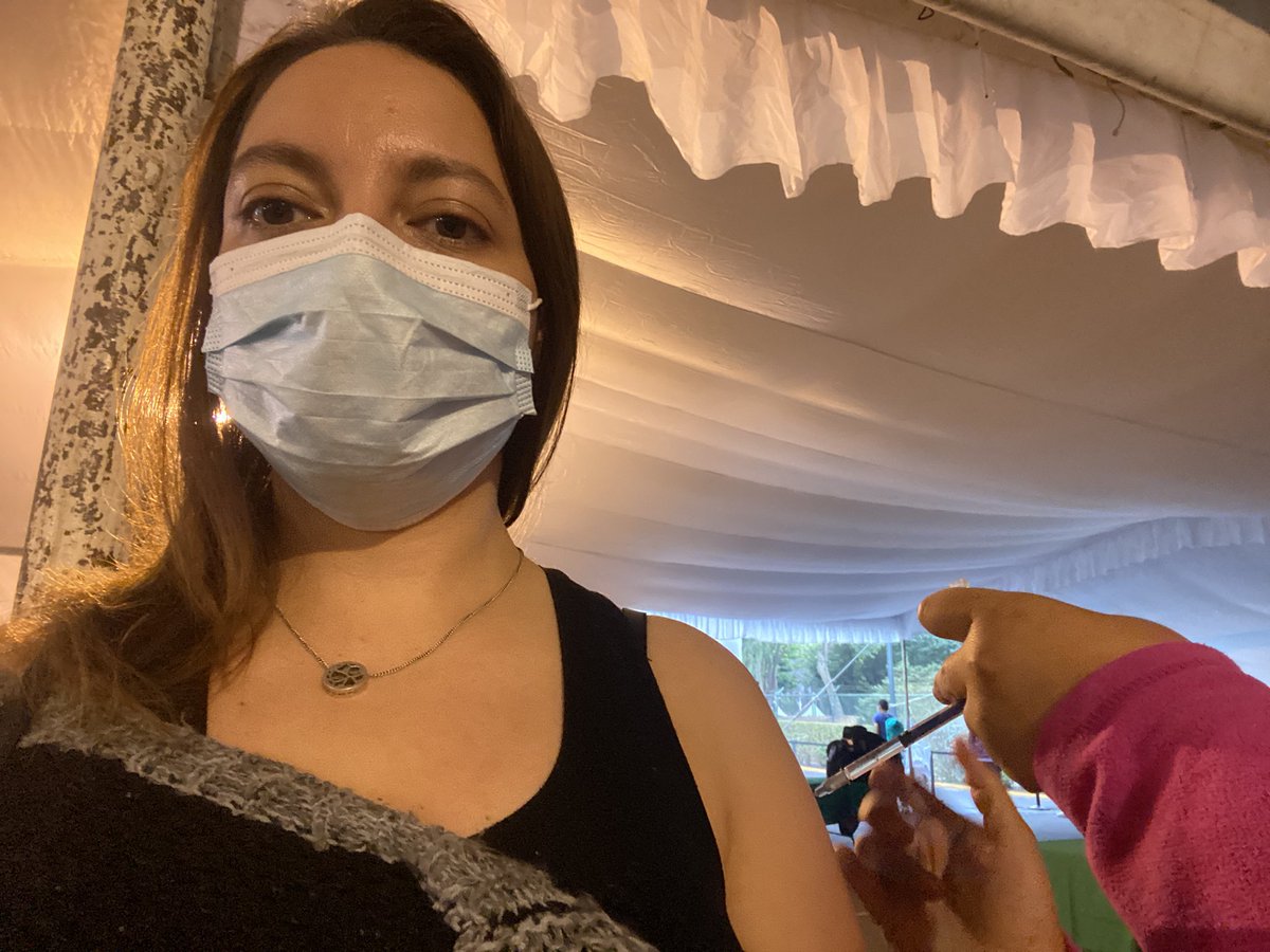 AnaMontano's tweet photo. En este día del amor, me puse el refuerzo de la vacuna contra COVID-19 como acto de amor propio.
Gracias nuevamente a la vida, a la ciencia, al @GobiernoMX y al @GobCDMX por la oportunidad de protegerme.
#VacunarseSalvaVidas #TeamAstraZeneca https://t.co/jcOacF474J