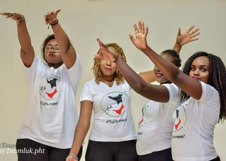 JitumeNation's tweet photo. Warembo wamekataa kutimiwa, inabidi ma youth tu #jitume. #jitumenation #jitumenationforlife https://t.co/nliyTfHQMW