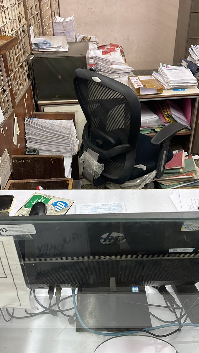 KodavallaPavan's tweet photo. @canarabank is your bank staff always on leave https://t.co/Edt1yN8ABm