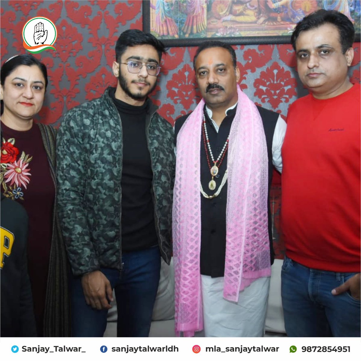 Sanjay_Talwar_'s tweet photo. ਵਾਰਡ ਨੰ. 14 ਵਿਖੇ ਚੋਣ ਪ੍ਰਚਾਰ ਦੌਰਾਨ, ਸਥਾਨਕ ਨਿਵਾਸੀਆਂ ਦਾ ਹਰ ਪਾਸੇ ਇਹੀ ਉਤਸ਼ਾਹ ਹੈ, ਕਿ ਇਸ ਵਾਰ ਫਿਰ ਕਾਂਗਰਸ ਸਰਕਾਰ ਆਵੇ ਅਤੇ ਲੁਧਿਆਣਾ ਪੂਰਬੀ ਨੂੰ ਫਿਰ ਤੋਂ ਵਿਕਸਿਤ ਅਤੇ ਖੁਸ਼ਹਾਲ ਬਣਾਵੇ।  

#LokaanDiSarkar #HarPalTuhadiSevaVich #PublicWelfare #PublicService #Congress #LudhianaEast #DoorToDoor https://t.co/pSNOAcVEeV