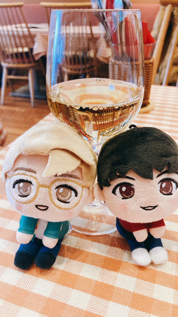 flavors47sweet's tweet photo. 久しぶりに1人昼飲みしてしまった🥺🍷
#イタリアンダイニングDONA
#DONABAR
#BTSARMY
#TinyTAN https://t.co/zsAw9wxxy1