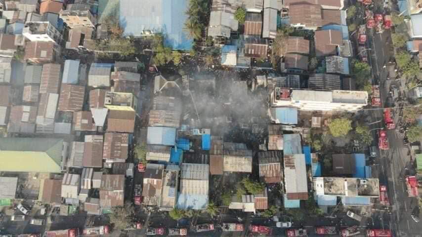 TheChindwin's tweet photo. 17 residential properties have gone today in a massive fire that raged through #Mandalay - the second largest city in #Myanmar, 15 February 2022. 

Photo/Than Htay https://t.co/FlXrwwpYF9