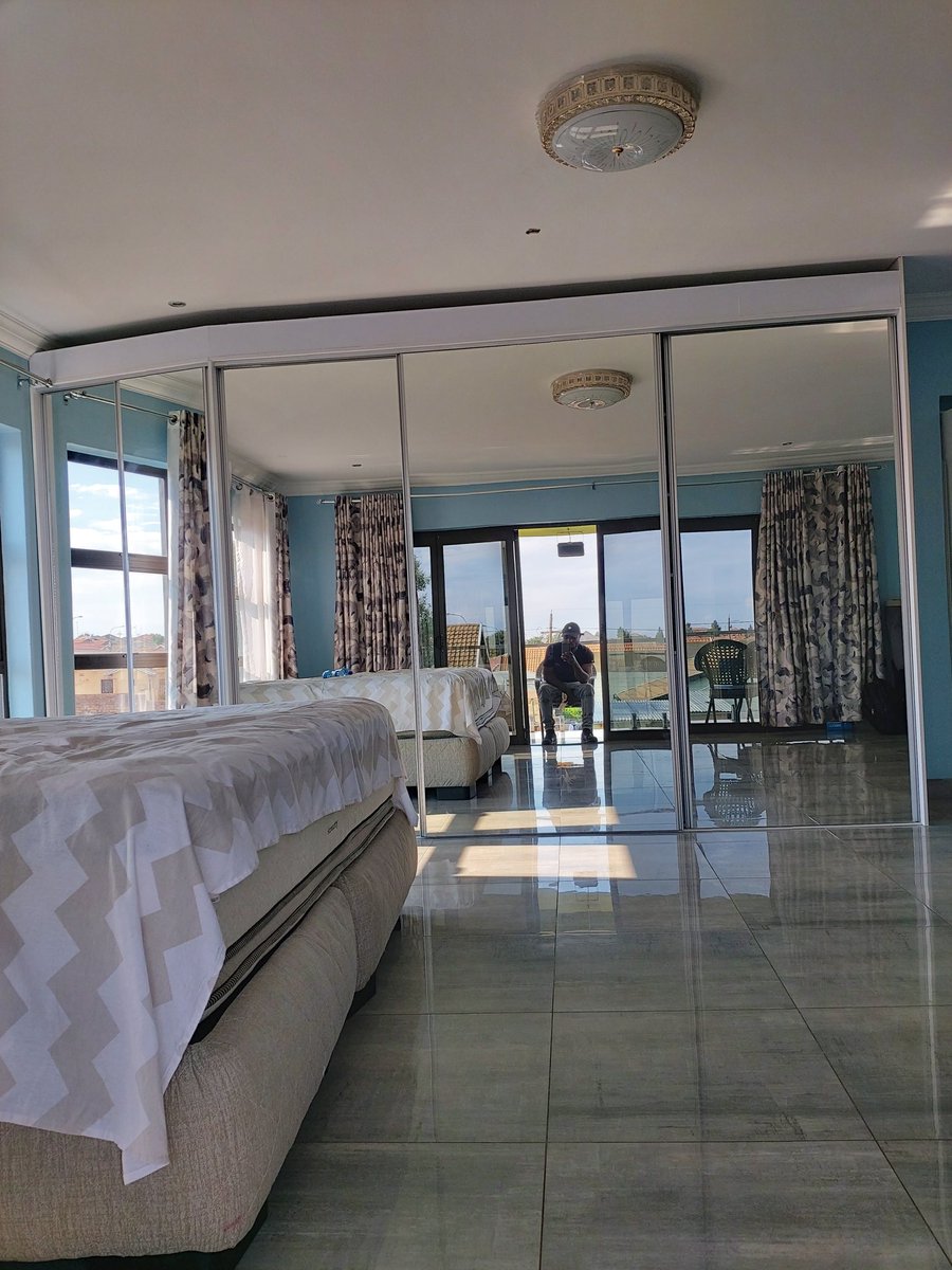 LolzPat's tweet photo. This could be in your bedroom 😍

DM @Teekay_B1 or Call 0785567610 for quotes and more information. 

📍Jhb soweto 
#Nkulunkulukazi #DJSBU https://t.co/Tz8T3yeW4R