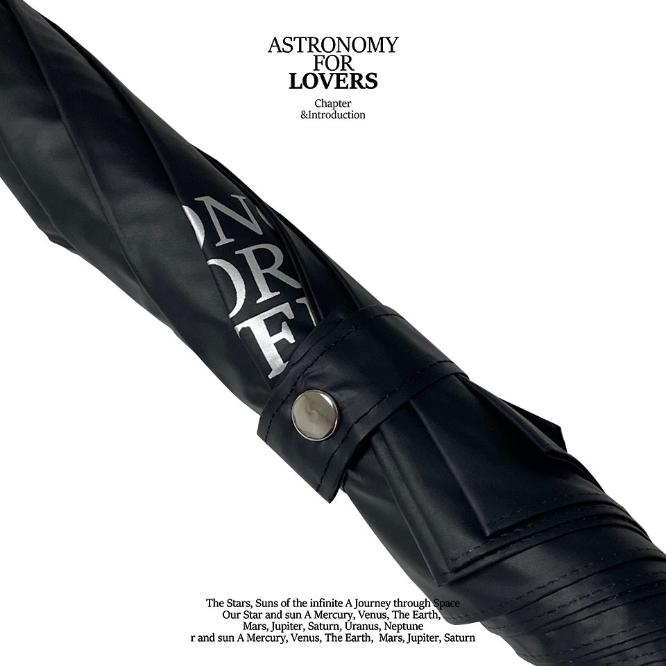 [사전 예약 RT 이벤트] Astronomer’s Umbrella 판매를 시작합니다🖤 이 글을 RT해주신 분들 중 두 분께 원하시는 우산을 선물 드려요🖤 홈페이지 내에서 구매 가능하시며, 배송 일정! 상세 사항! 사이즈를 반드시 확인해주세요🖤 아래 타래에 홈페이지 링크 달아두겠습니다!