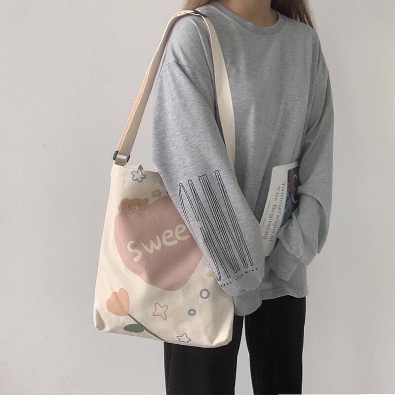 jakaikaaa's tweet photo. =͟͟͞♡ Price : 179฿.- | 𝚌𝚘𝚍𝚎: 𝟷𝟾𝟾
εїз ส่งฟรี ใบต่อไป+5
εїз วัสดุ : ผ้า canvas
εїз ขนาด : กว้าง 34*สูง 38 cm
εїз สายปรับสุด 120 cm 
εїз เปิด-ปิด ด้วยซิป/มีช่องด้านใน1ช่อง
εїз ใส่หนังสือ/ไอแพดได้

#กระเป๋าผ้า #กระเป๋าไอแพด #กระเป๋า #กระเป๋าสะพายข้าง #รับตัวแทน #กระเป๋าเกาหลี https://t.co/TdihHupUeF