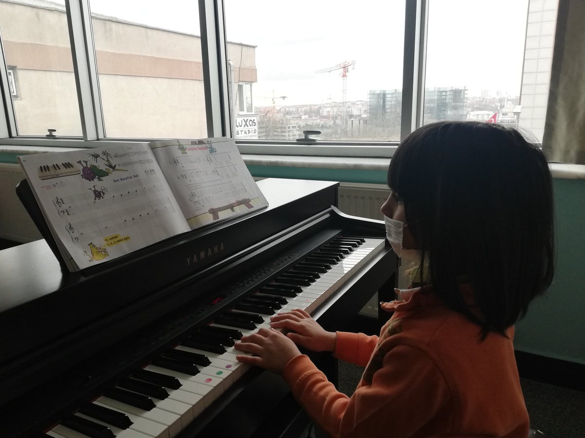 Gizempala_'s tweet photo. Kış okullarımız tüm hızıyla devam ediyor🎶🎹🥳🥳
@CevizlibagDoga
@siyahhan_nurdan
@OzgeAltunkanat https://t.co/uSeVl7xy9R