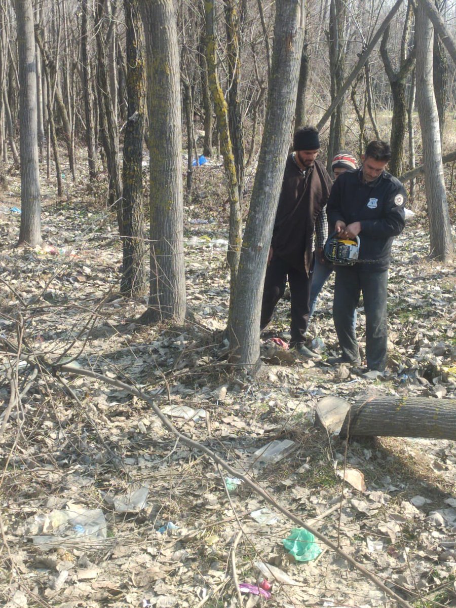 YJKPCCHADURA's tweet photo. Finally Work started at kral pora A bk pora #budgam for making Cricket Ground ... Spl thanks to @Bdobkpora1 @tehsildarbkpora
@JavaidJunaidWa1 for full support @DC_Budgam
@ACD_BUDGAM_RDD @nazirkhan96 @OfficeOfLGJandK @JKSportsCouncil @Jkpc_Chadoora https://t.co/sLFkqRmMw0